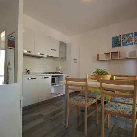 Elios, Aquarius, Raffaella Apartment